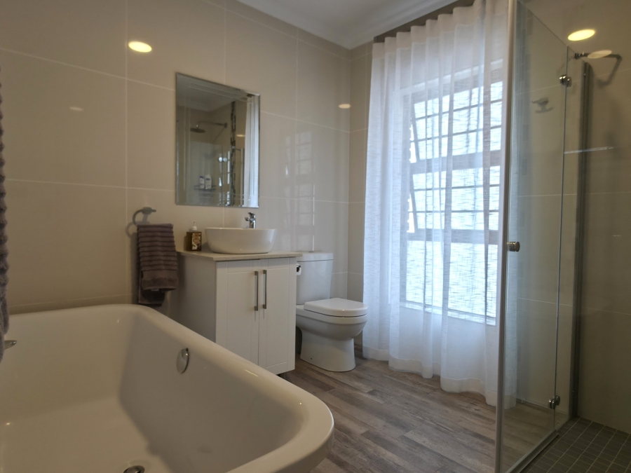 4 Bedroom Property for Sale in Wavecrest Eastern Cape